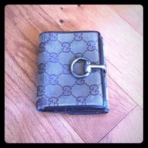 Authentic Gucci wallet, with sign of usage